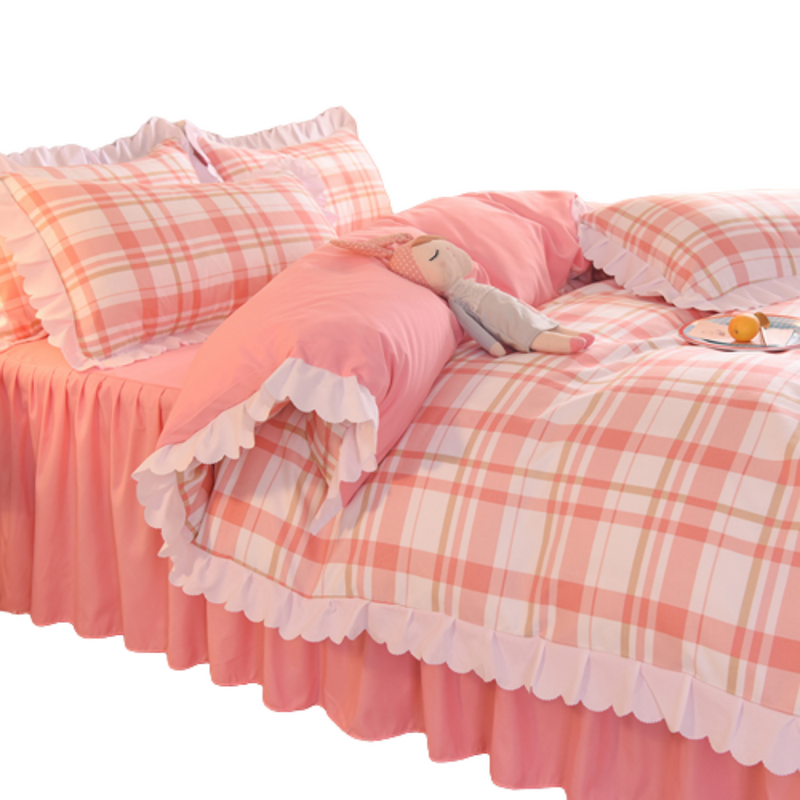 Beautiful Lined Pink Bed Comforter